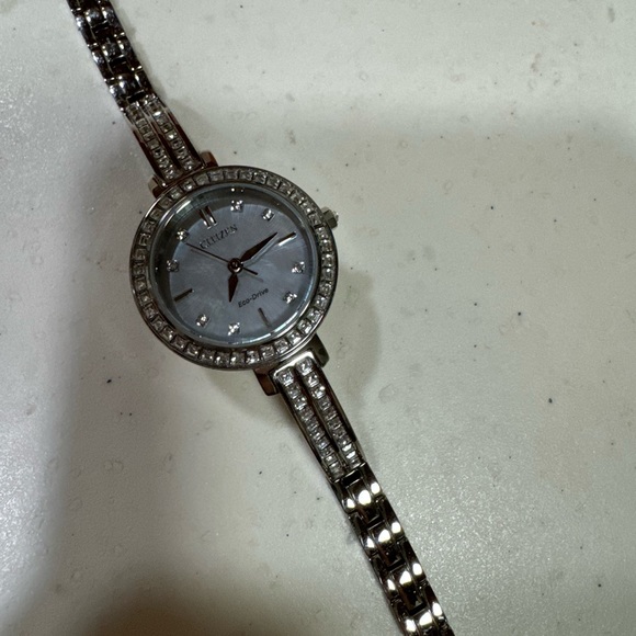 Women’s Citizens Watch eco drive - Picture 3 of 5